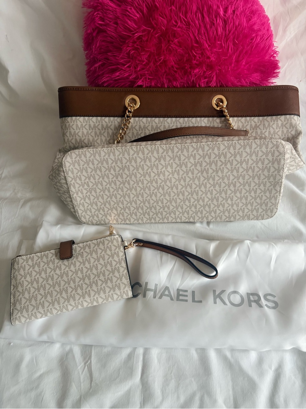 Michael Kors Cream & Brown Signature Tote with Wristlet - Picture 5 of 7